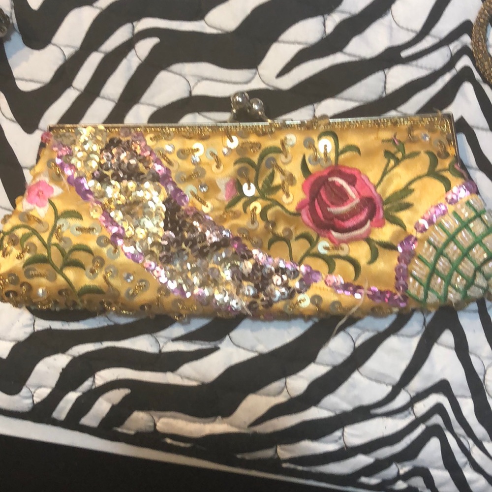 Aldo clutch